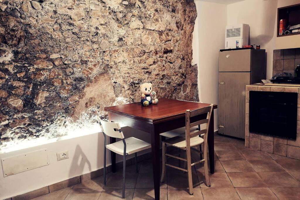 Casetta Nel Centro Storico Apartment Norma Екстериор снимка