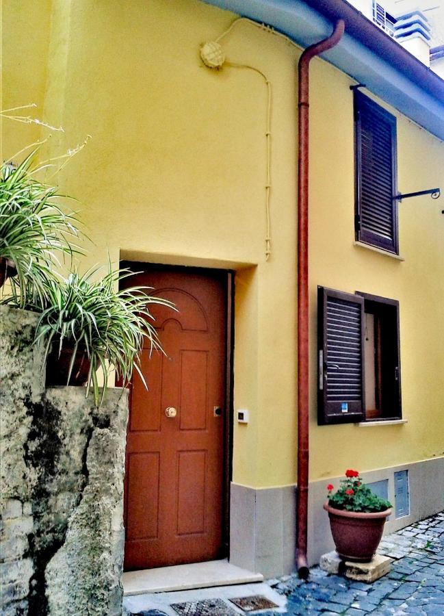 Casetta Nel Centro Storico Apartment Norma Екстериор снимка